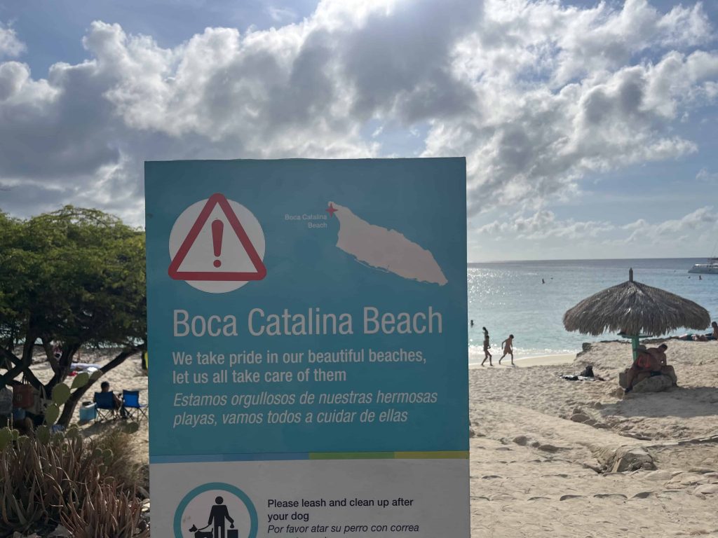 Entry sign at Boca Catalina Beach.